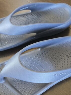 CROCS Women’s Blue Slip-On Flip Sandals